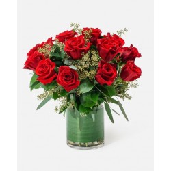 Glass bouquet with 18 red roses decorative flowers